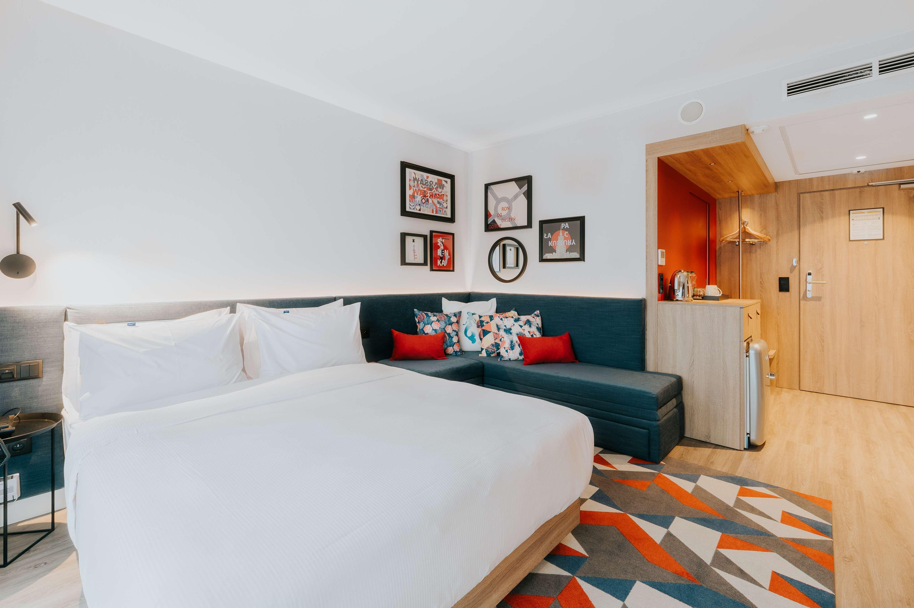 Hotell Hampton By Hilton Reduta 3*