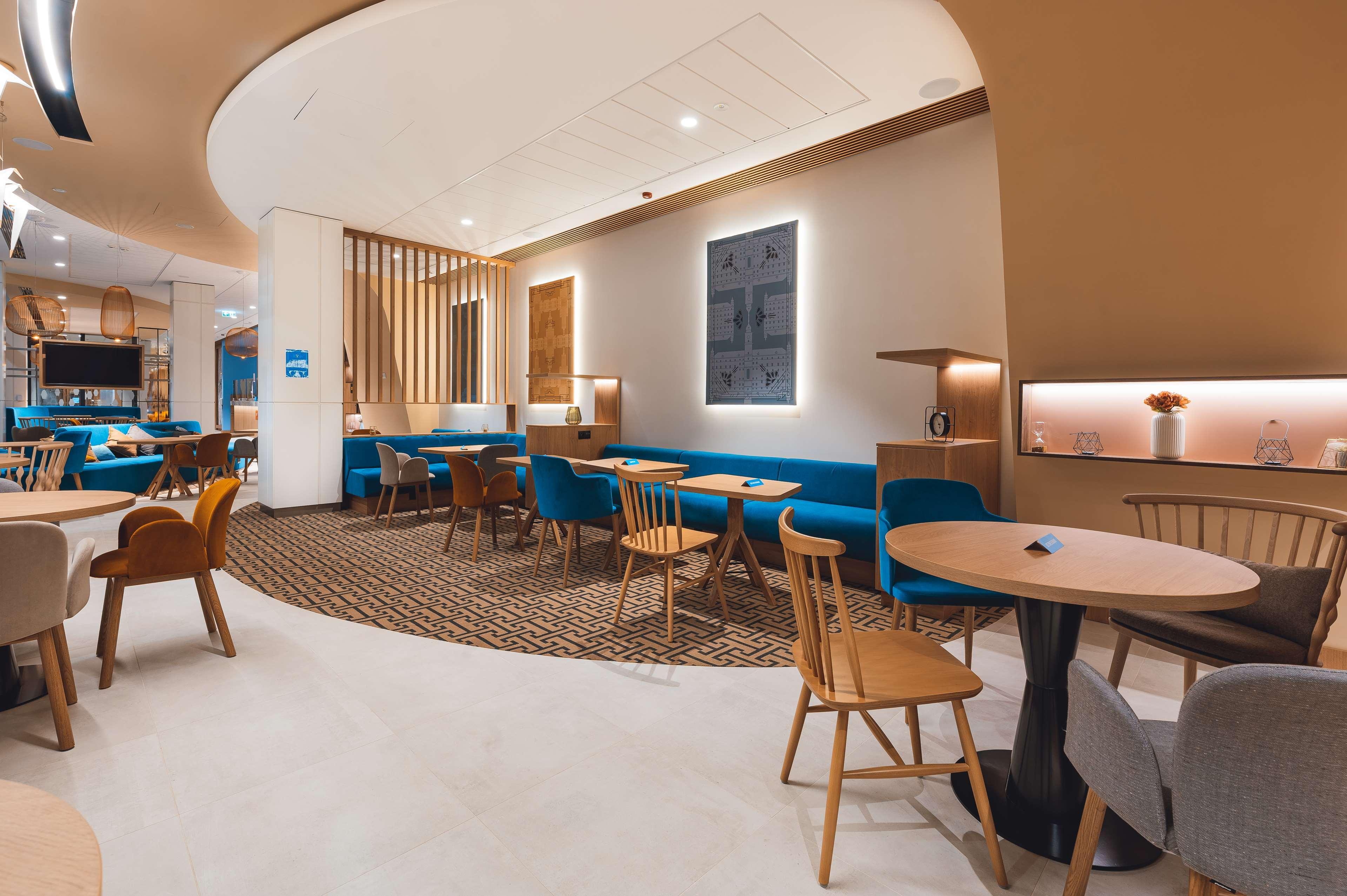 Hotell Hampton By Hilton Reduta