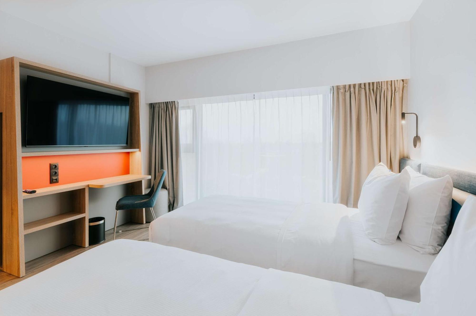 Hotell Hampton By Hilton Reduta